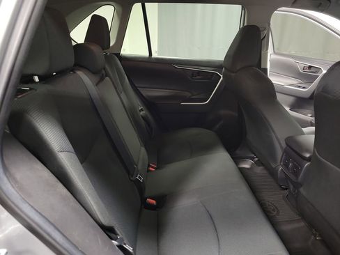 Used 2021 Toyota RAV4 LE image 20