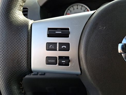 Used 2015 Nissan Frontier PRO-4X w/ Pro-4x Luxury Package image 23