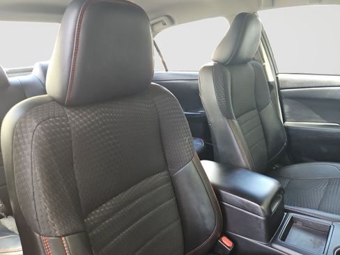 Used 2015 Toyota Camry SE FWD image 12
