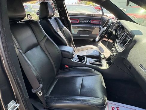 Used 2021 Dodge Charger SXT w/ Leather Interior Group RWD image 18
