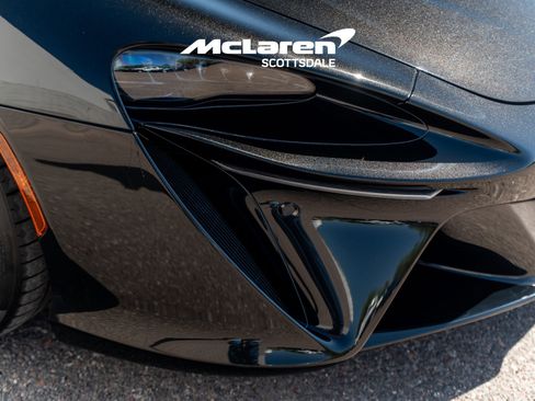 Used 2025 McLaren Artura image 11