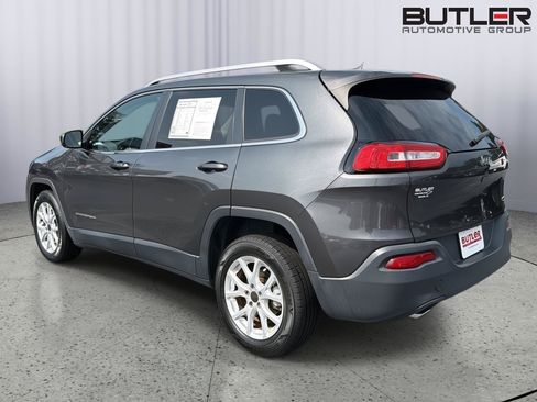 Used 2016 Jeep Cherokee Latitude FWD image 4