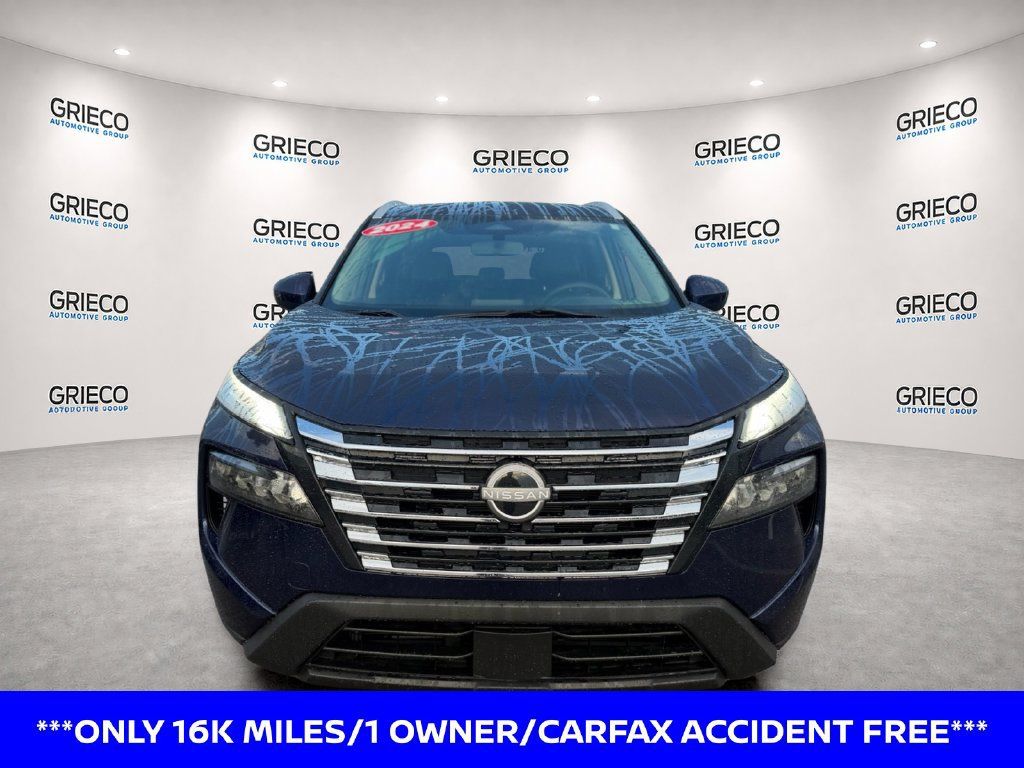 Certified 2024 Nissan Rogue SV w/ SV Premium Package FWD image 2