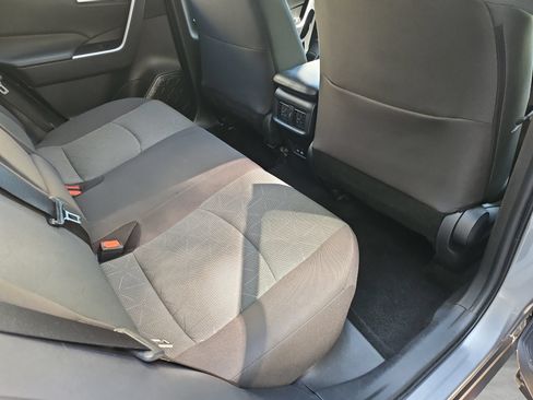 Used 2025 Toyota RAV4 XLE FWD image 32