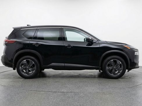 Used 2025 Nissan Rogue SV image 11