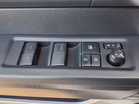 Used 2022 Toyota Tundra Platinum AWD/4WD image 13