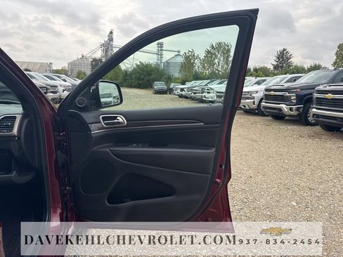 Used 2016 Jeep Grand Cherokee Overland w/ Advanced Technology Group image 29