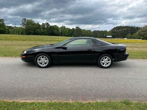 Used 2002 Chevrolet Camaro Z28 RWD image 10