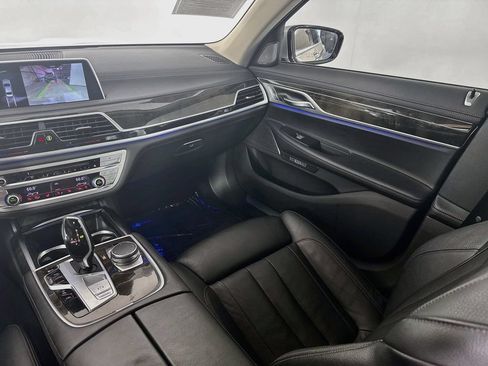 Used 2018 BMW 750i xDrive AWD/4WD image 26