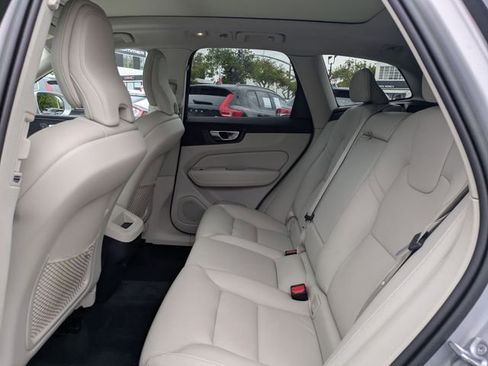 Certified 2023 Volvo XC60 B5 Plus w/ Protection Package Premier AWD/4WD image 27