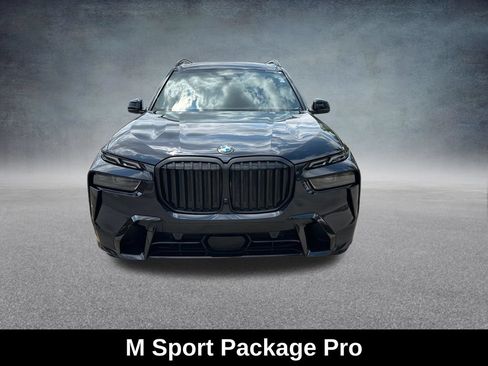 Used 2024 BMW X7 xDrive40i w/ M Sport Package AWD/4WD image 10