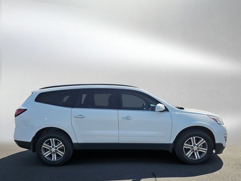 Used 2017 Chevrolet Traverse LT FWD image 6