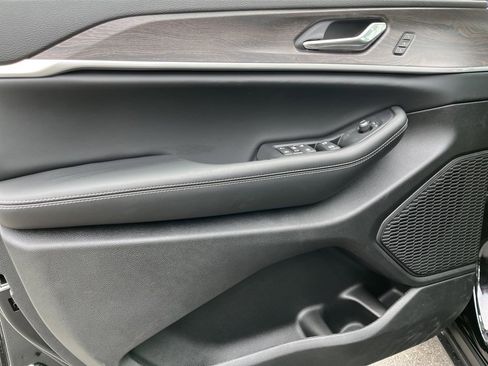 New 2025 Jeep Grand Cherokee L Limited image 25