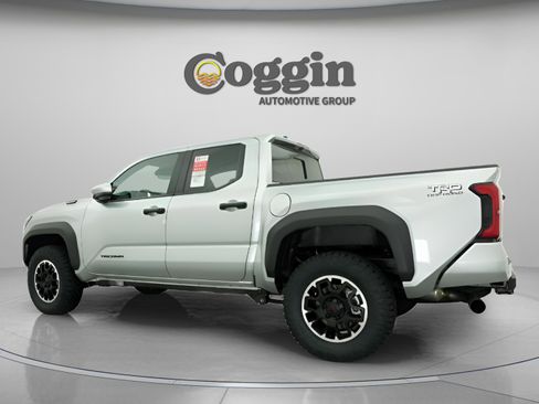 New 2026 Toyota Tacoma TRD Off-Road AWD/4WD image 7