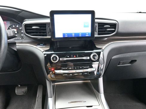 Used 2023 Ford Explorer Limited image 13