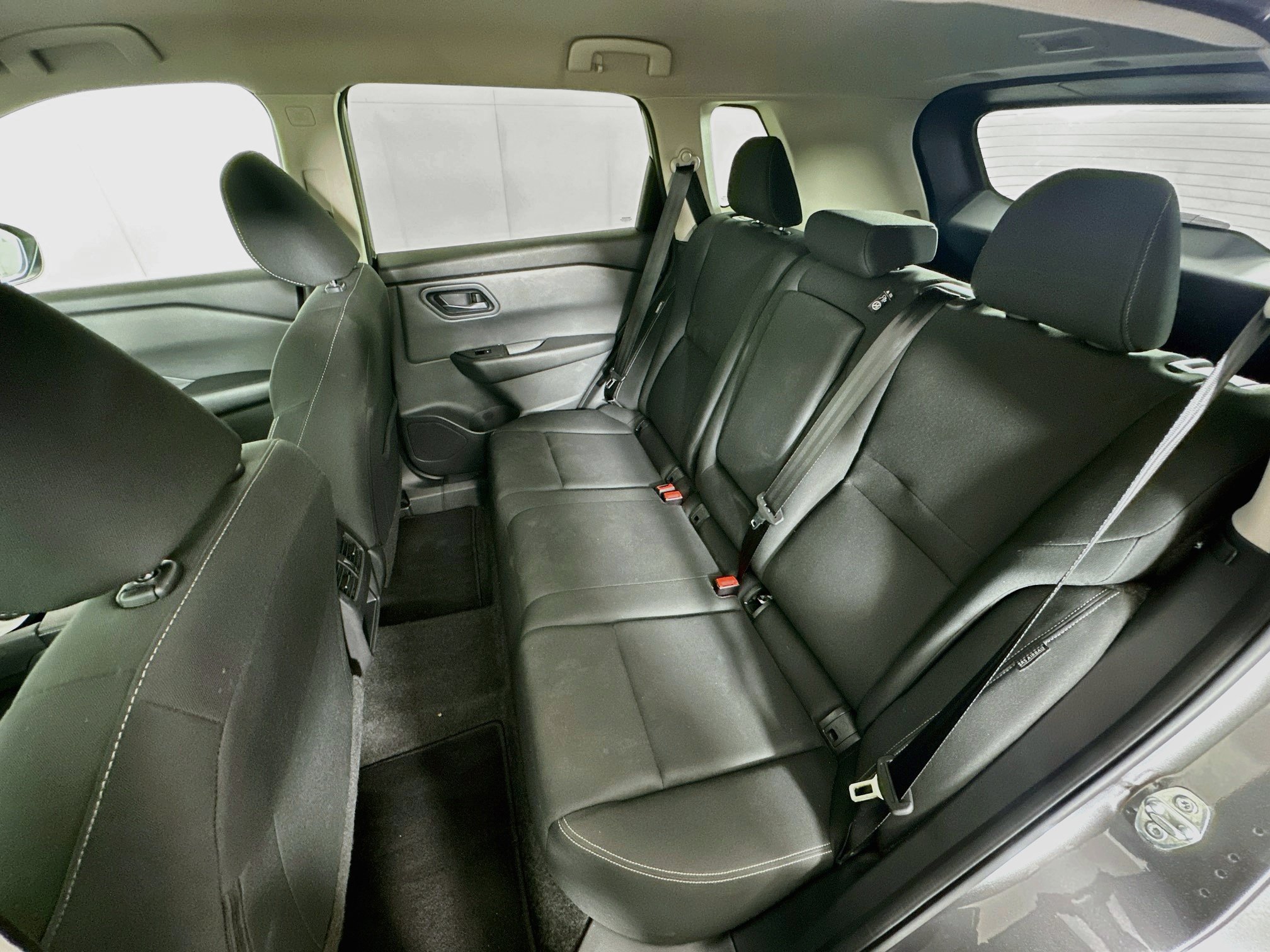 Used 2024 Nissan Rogue S AWD/4WD image 26