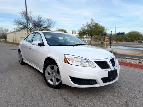 Used 2010 Pontiac G6 Sedan 4D image 2