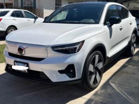 Used 2023 Volvo C40 P8 Recharge Ultimate w/ Protection Package Premier image 3