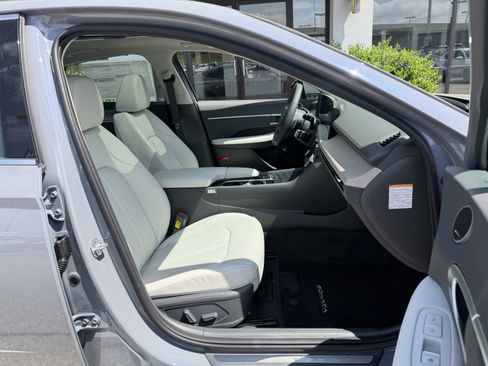 New 2026 Hyundai Sonata Limited FWD image 17