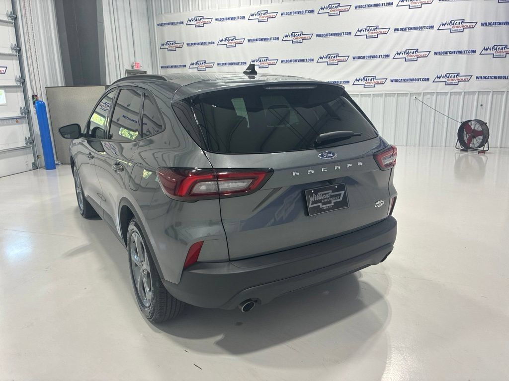 Used 2025 Ford Escape ST-Line FWD image 4