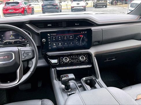 Used 2023 GMC Sierra 1500 AT4 w/ Technology Package AWD/4WD image 9