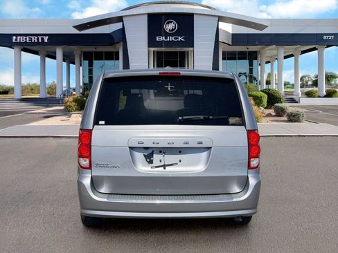 Used 2019 Dodge Grand Caravan SE w/ UConnect Hands-Free Group FWD image 5