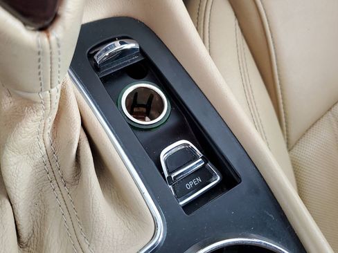 Used 2013 Maserati GranTurismo Sport image 43