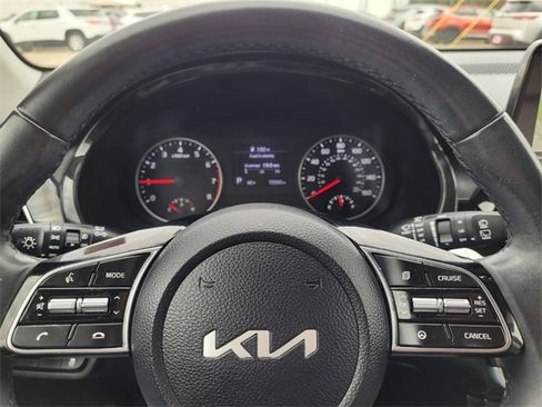 Used 2023 Kia Seltos EX image 29