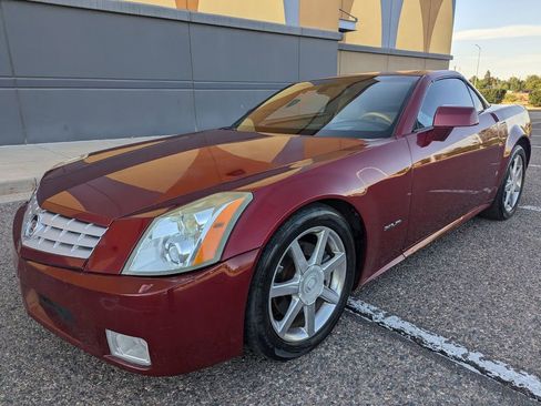 Used 2006 Cadillac XLR Base image 3