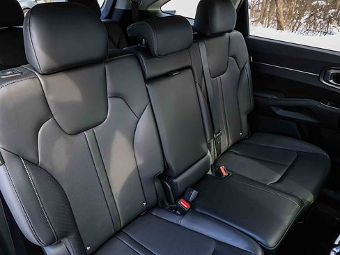 Certified 2025 Kia Sorento S image 25