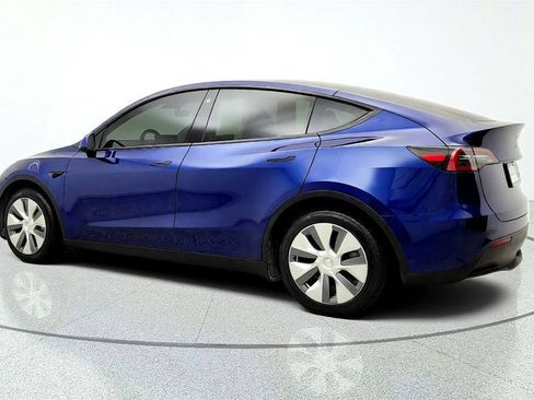 Used 2023 Tesla Model Y AWD image 7