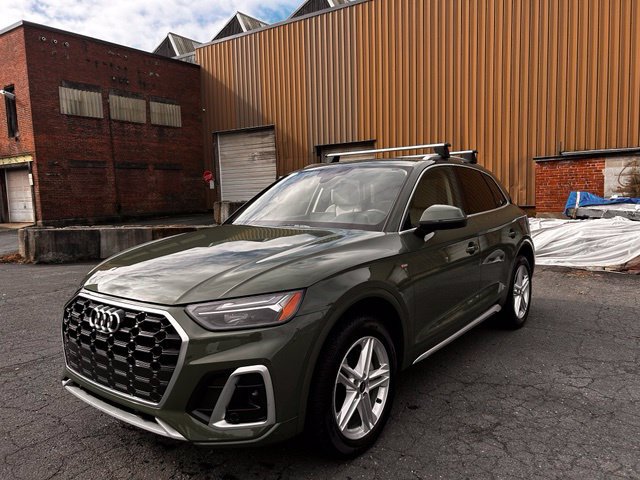 Used 2023 Audi Q5 e Premium Plus w/ Premium Plus Package AWD/4WD image 1