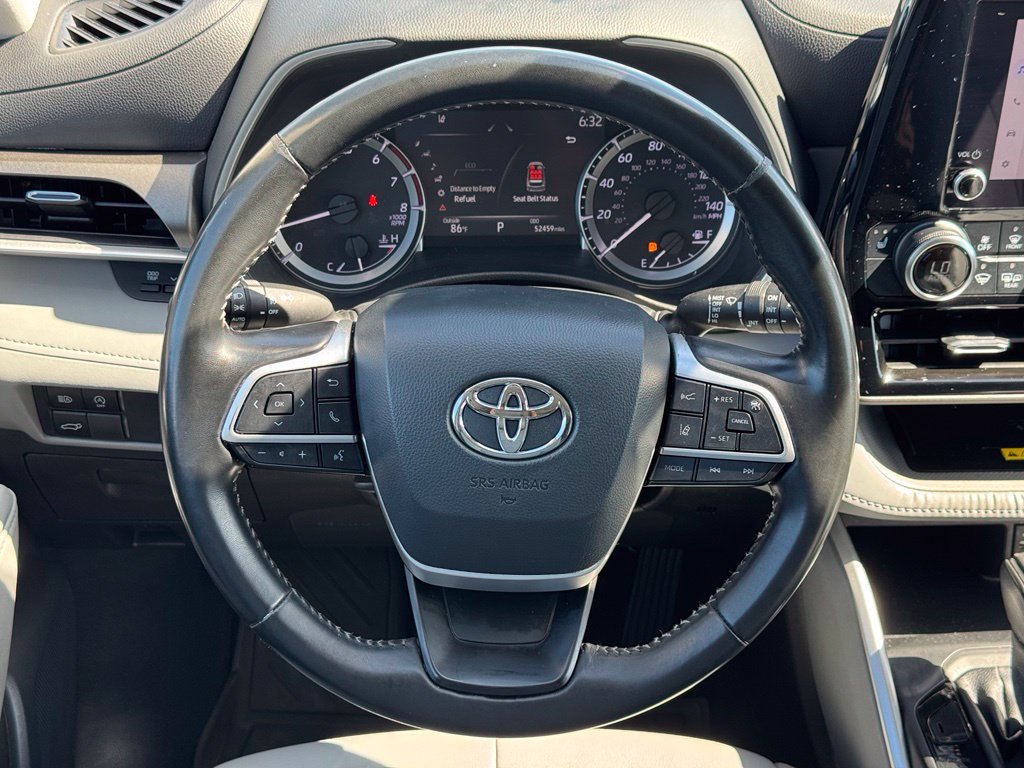 Used 2023 Toyota Highlander XLE FWD image 24