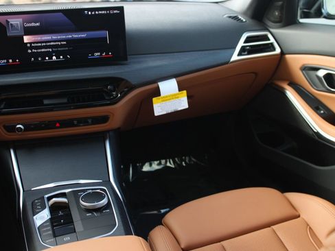 Used 2026 BMW 330i Sedan w/ M Sport Package RWD image 32