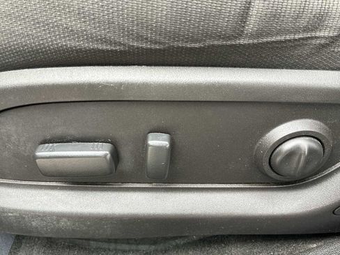 Used 2017 Chevrolet Traverse LT image 14