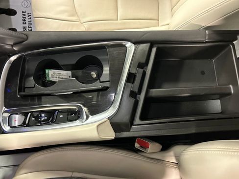 Used 2023 Buick Enclave Essence FWD image 21