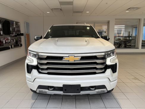 Used 2025 Chevrolet Silverado 1500 High Country image 8