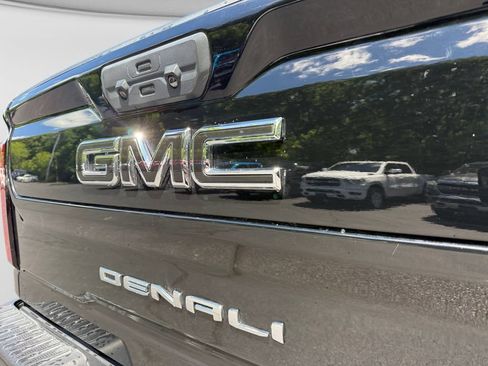 Used 2024 GMC Sierra 2500 Denali w/ Denali Reserve Package AWD/4WD image 17