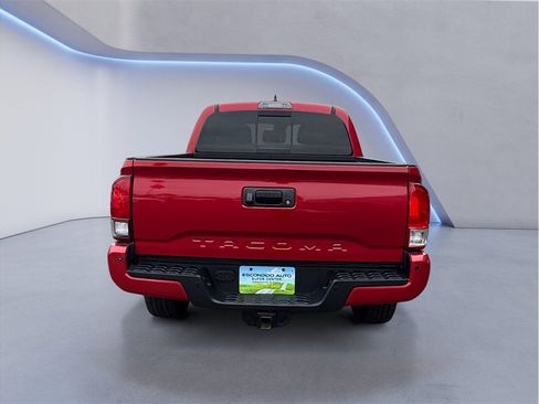 Used 2018 Toyota Tacoma TRD Sport w/ Technology Package RWD image 5
