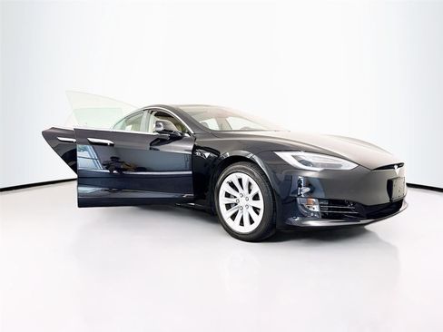 Used 2018 Tesla Model S 75D AWD/4WD image 31