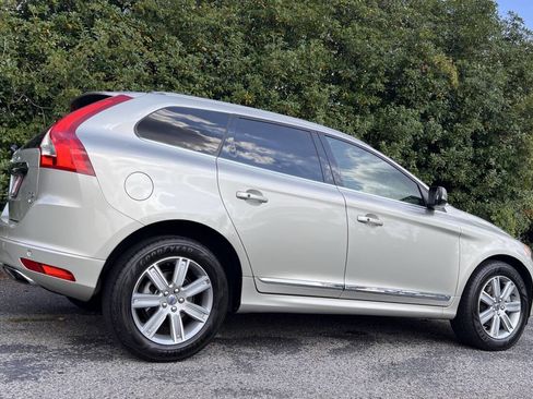 Used 2017 Volvo XC60 T5 Inscription w/ Advanced Package image 8
