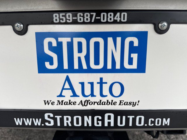 Used 2023 Land Rover Defender 130 SE AWD/4WD image 20