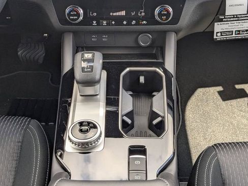 New 2026 Mitsubishi Outlander ES FWD image 17