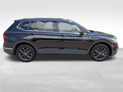 Used 2024 Volkswagen Tiguan SE AWD/4WD image 8