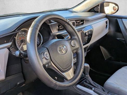 Used 2015 Toyota Corolla LE image 6