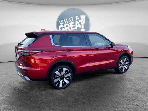 New 2025 Mitsubishi Outlander SE image 8