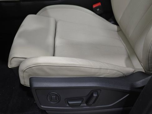 New 2025 Audi Q5 Prestige image 28