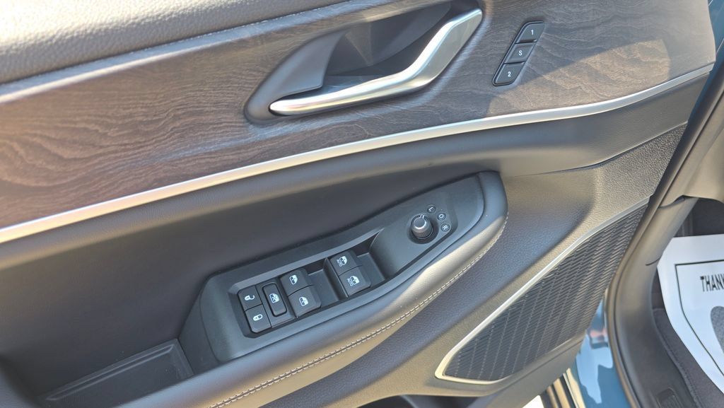 New 2026 Jeep Grand Cherokee L Limited w/ Limited Altitude Package AWD/4WD image 26
