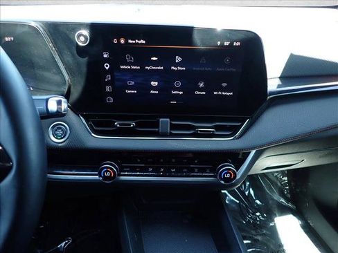 Used 2025 Chevrolet Equinox RS AWD/4WD image 18