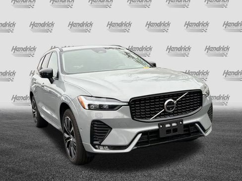 Certified 2025 Volvo XC60 B5 Plus image 40